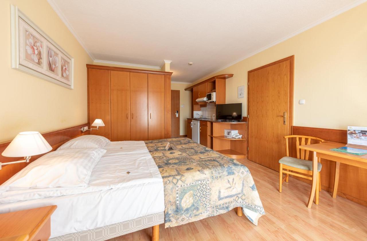 Holiday Club Apartman Hotel Hévíz Extérieur photo