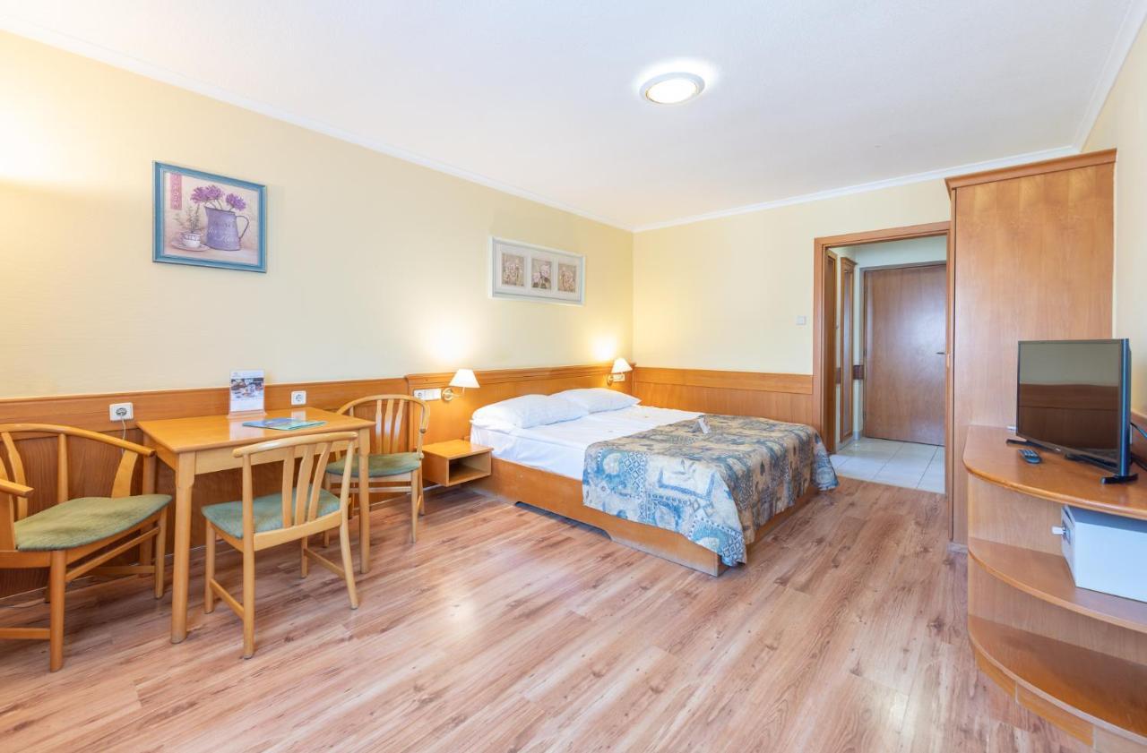 Holiday Club Apartman Hotel Hévíz Extérieur photo